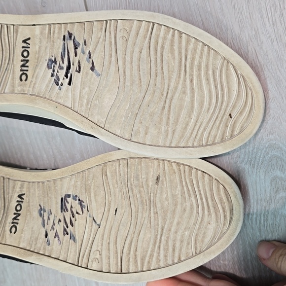 Vionic Women Leather Platform Loafer Slip on shoes sz 9 - Picture 14 of 16